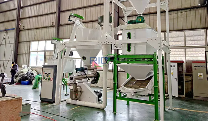 видео линии по гранулированию лузги подсолнечника в Украине